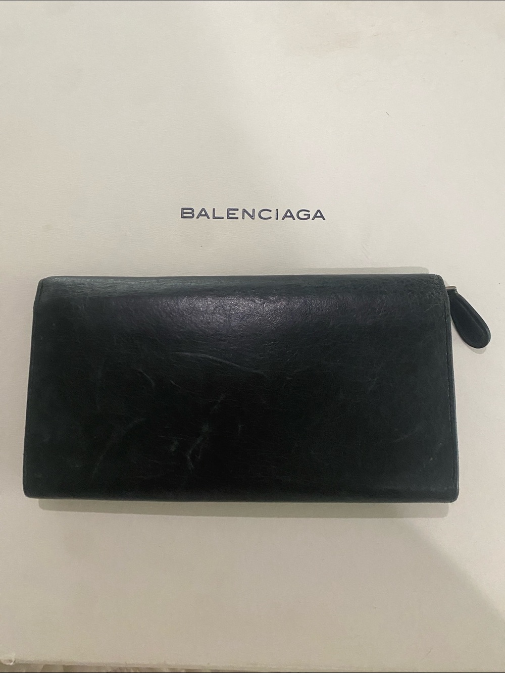 Balenciaga
Black Silver Hardware Bifold
Wallet - Picture 2 of 10